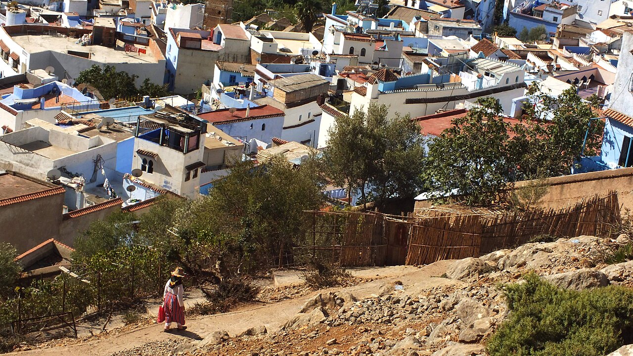 20230914 10h3237Em Chefchaouen enceinte (53256605565)